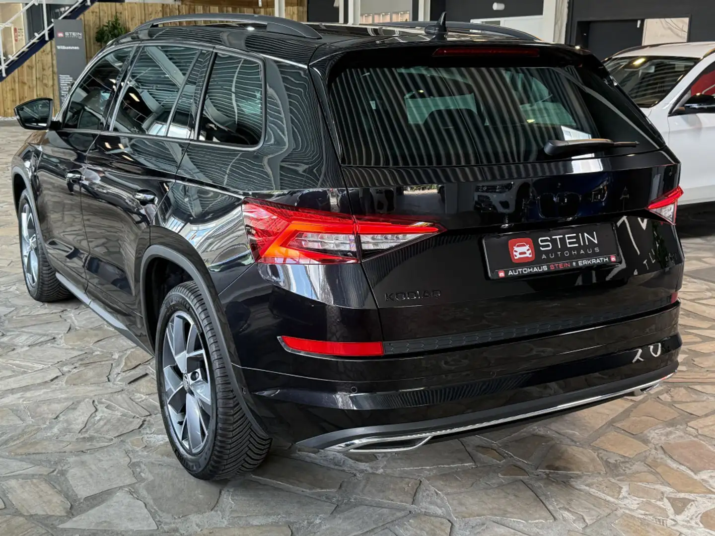 Skoda Kodiaq Sportline 4x4   AHK   Memory   Ambiente Schwarz - 2