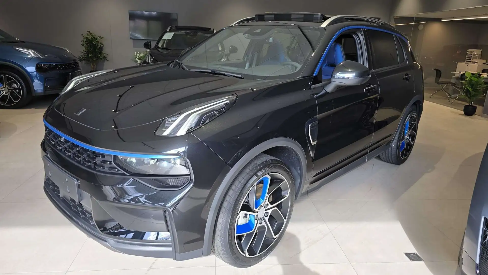 Lynk & Co 01 01 PHEV 1.5 Turbo Bleu - 2