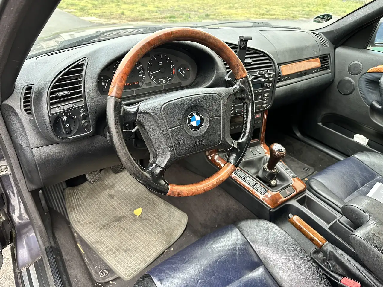 BMW 320i, foto 9