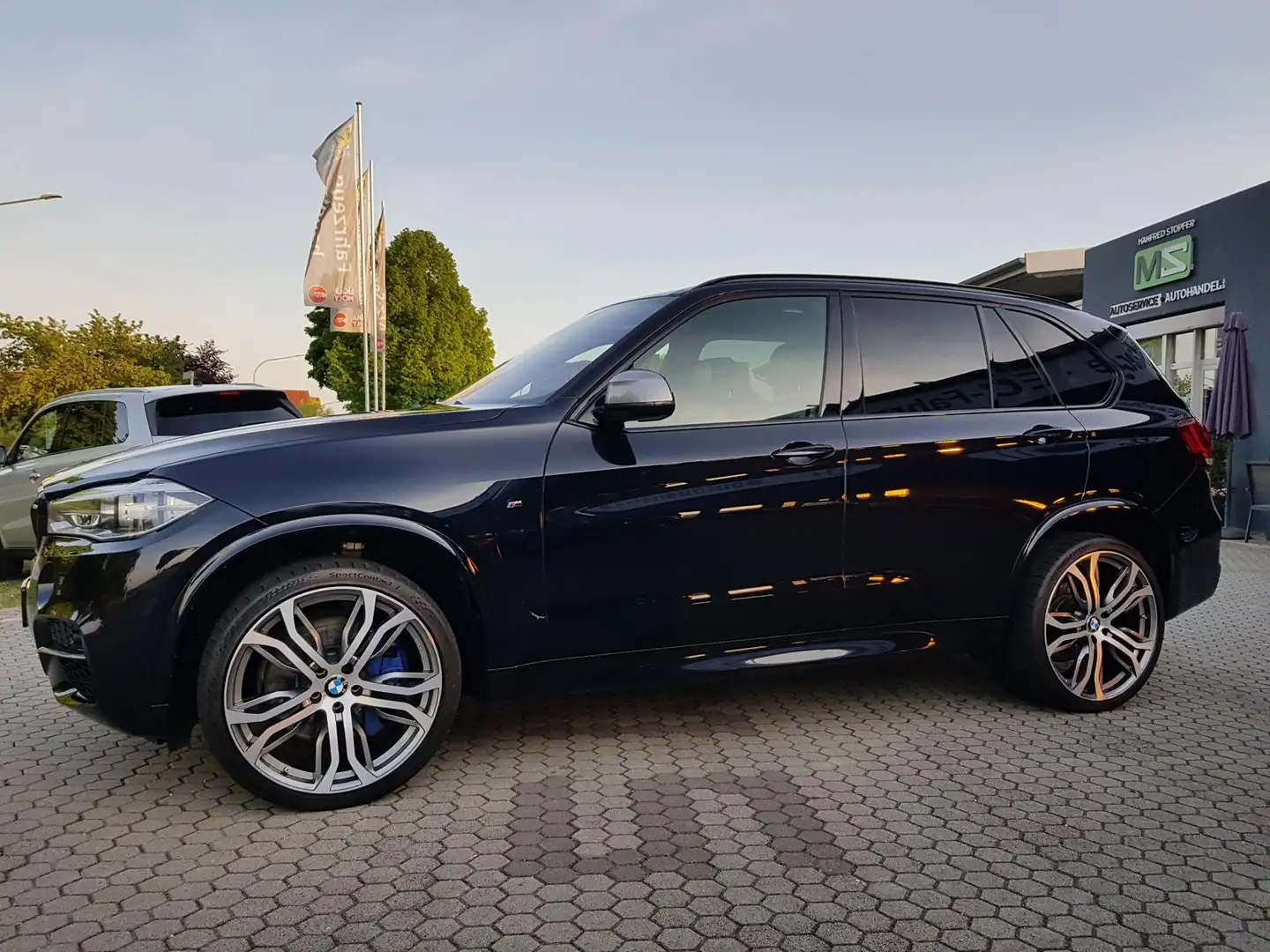 BMW X5 M50d 8-Gang+AHK+HUD+PANO+20"+STANDHEIZUNG+KAMERA Noir - 2