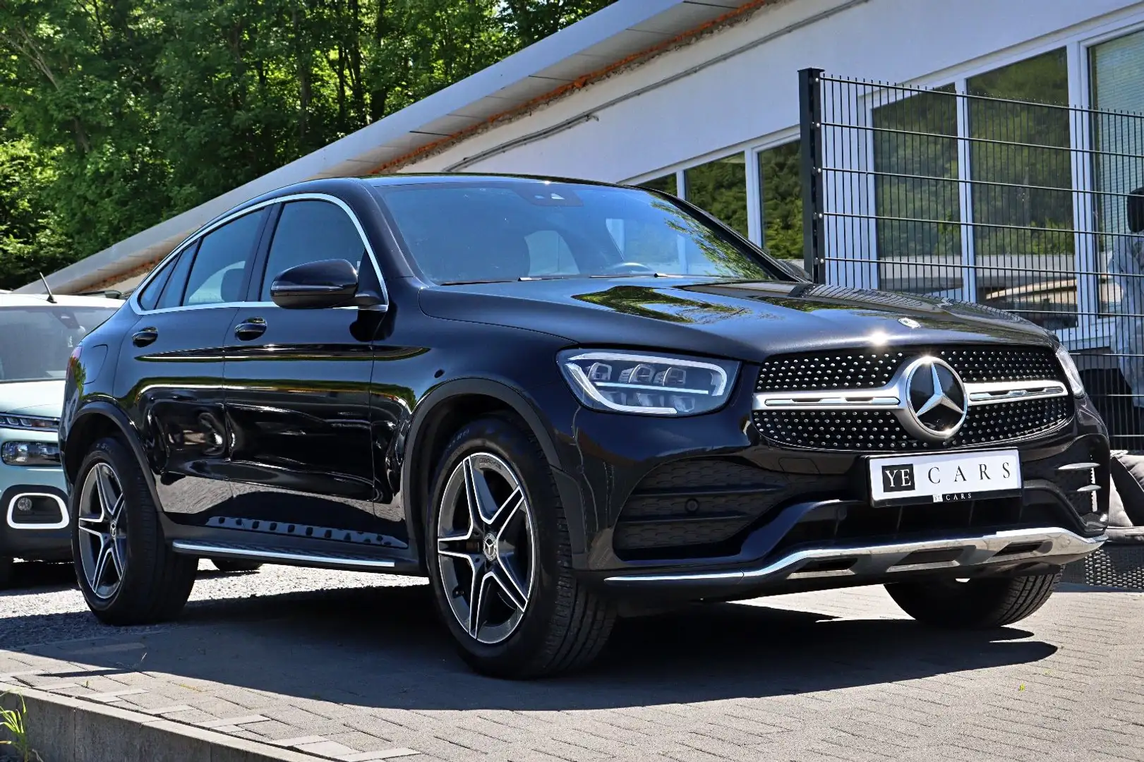 Mercedes-Benz GLC 220 d Coupe 4M AMG Line *LED*RFK*AHK*BURME* Zwart - 2