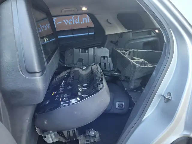 Land Rover Discovery Sport view 21