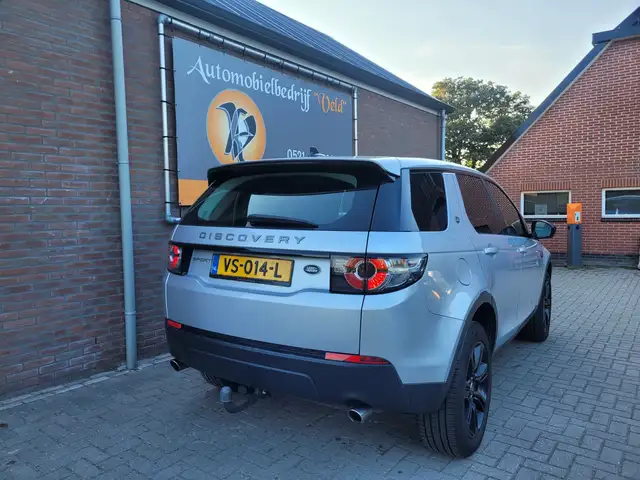 Land Rover Discovery Sport view 22
