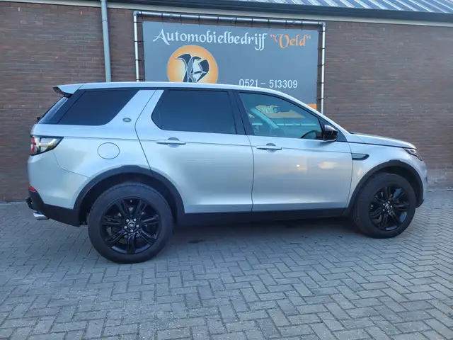 Land Rover Discovery Sport view 26