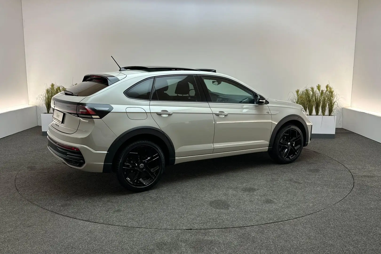 Volkswagen Taigo R-Line-Edition 1.0 TSI DSG Grijs - 2