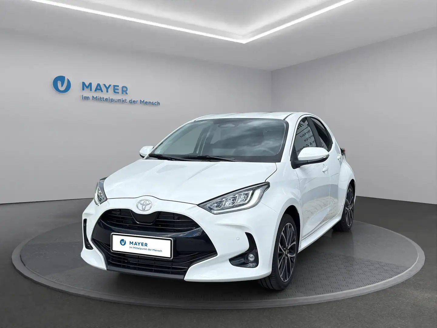 Toyota Yaris Hybrid 116 Teamplayer Weiß - 1