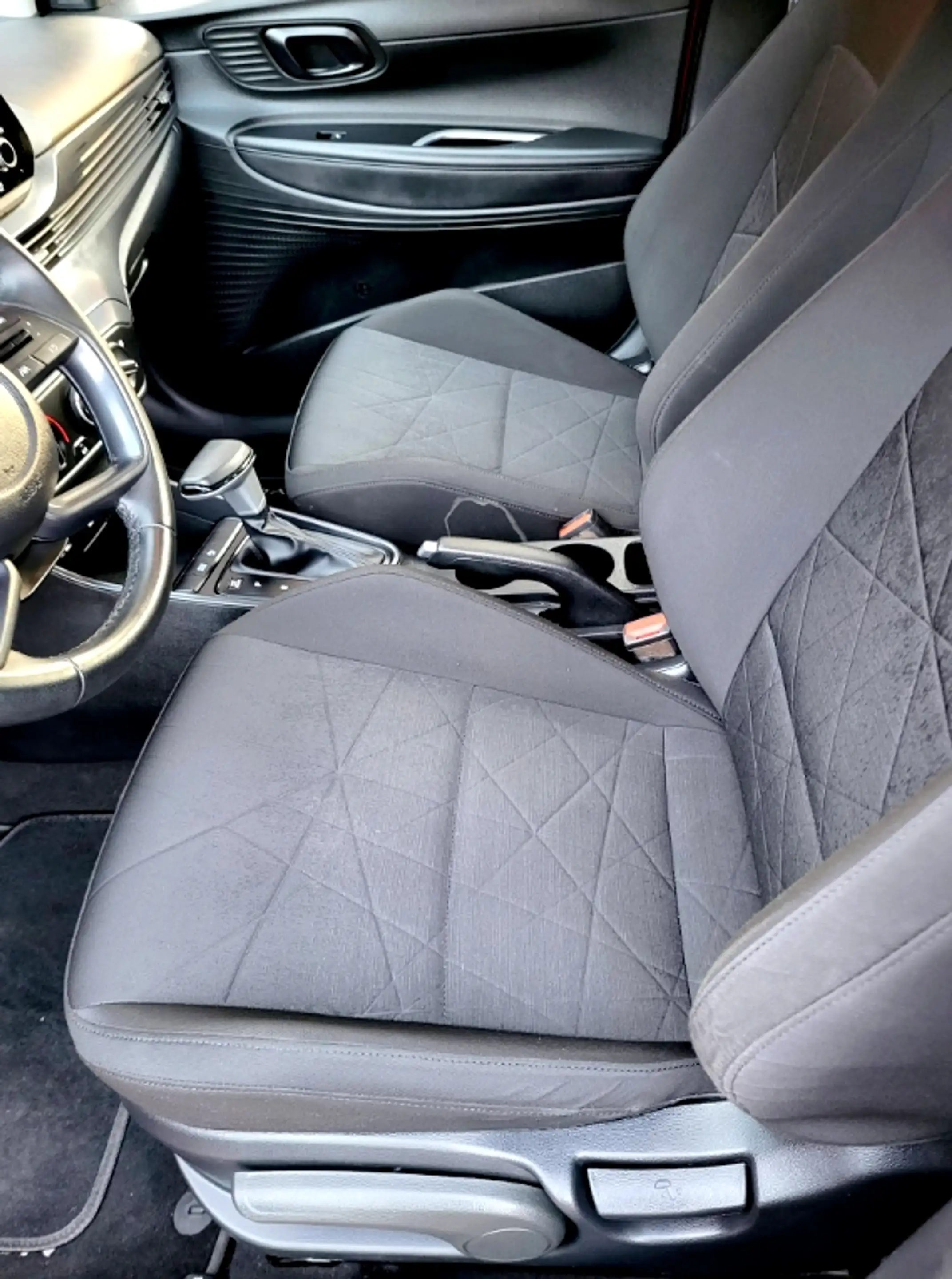 Hyundai BAYON Automatique / T-GDi Twist DCT / 1.0 / 97.800 Km / 2023 — photo 7