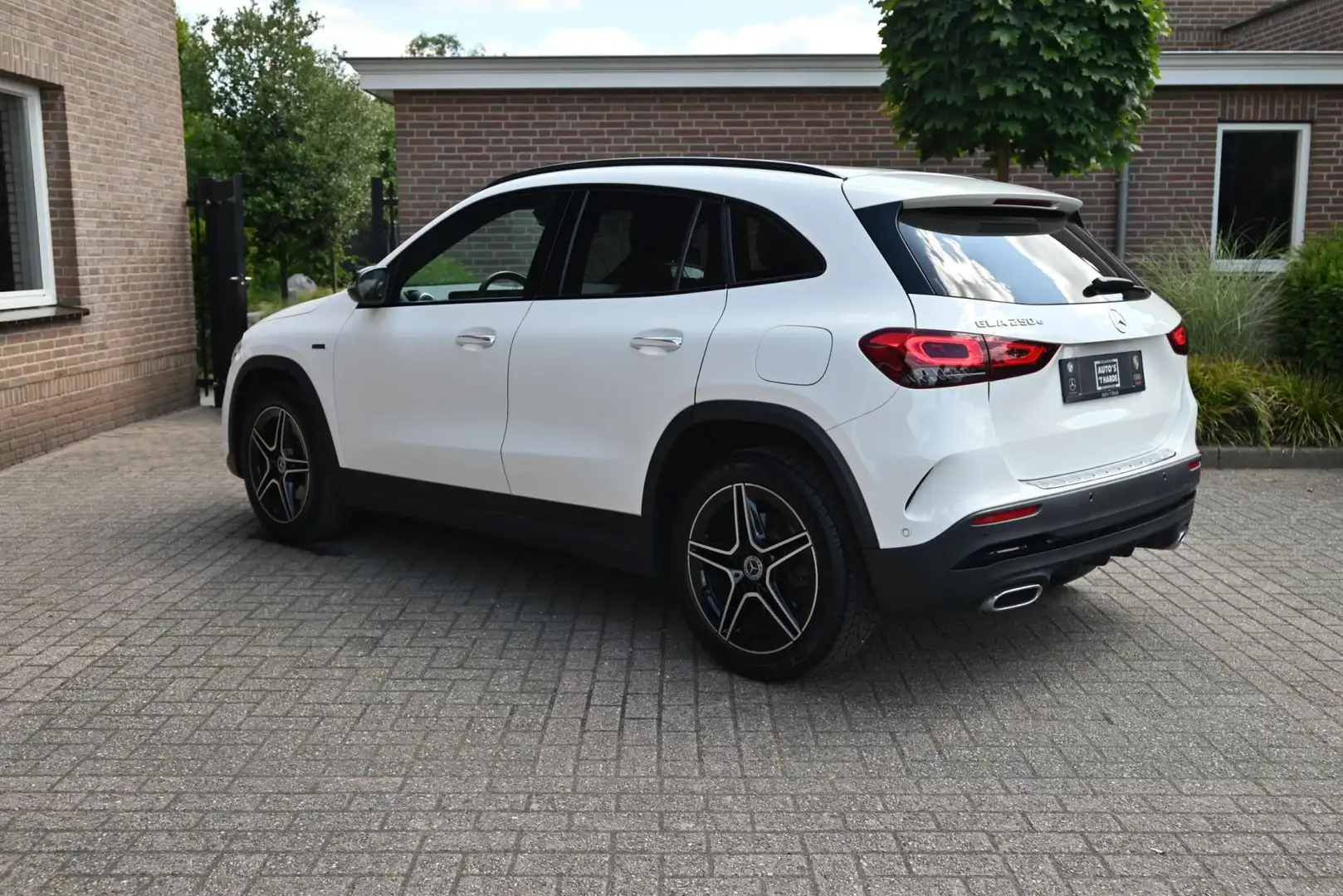 Mercedes-Benz GLA 250 e Business Solution AMG Limited Adaptive Keyless C Blanc - 2