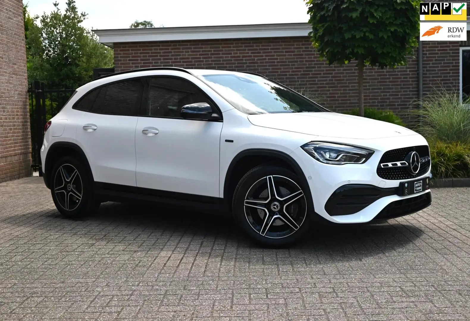 Mercedes-Benz GLA 250 e Business Solution AMG Limited Adaptive Keyless C Blanc - 1