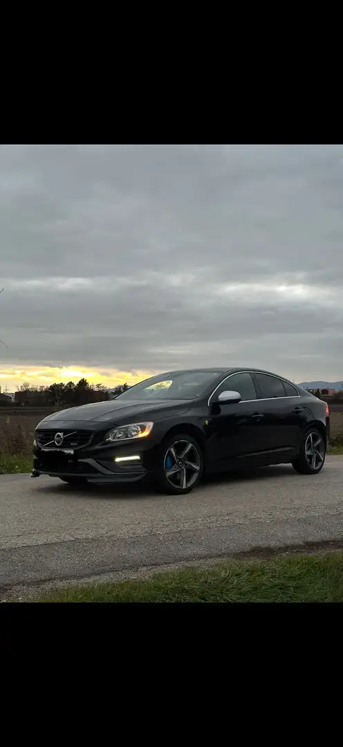 Volvo S60 D5 AWD Momentum R-Design Geartronic - 2