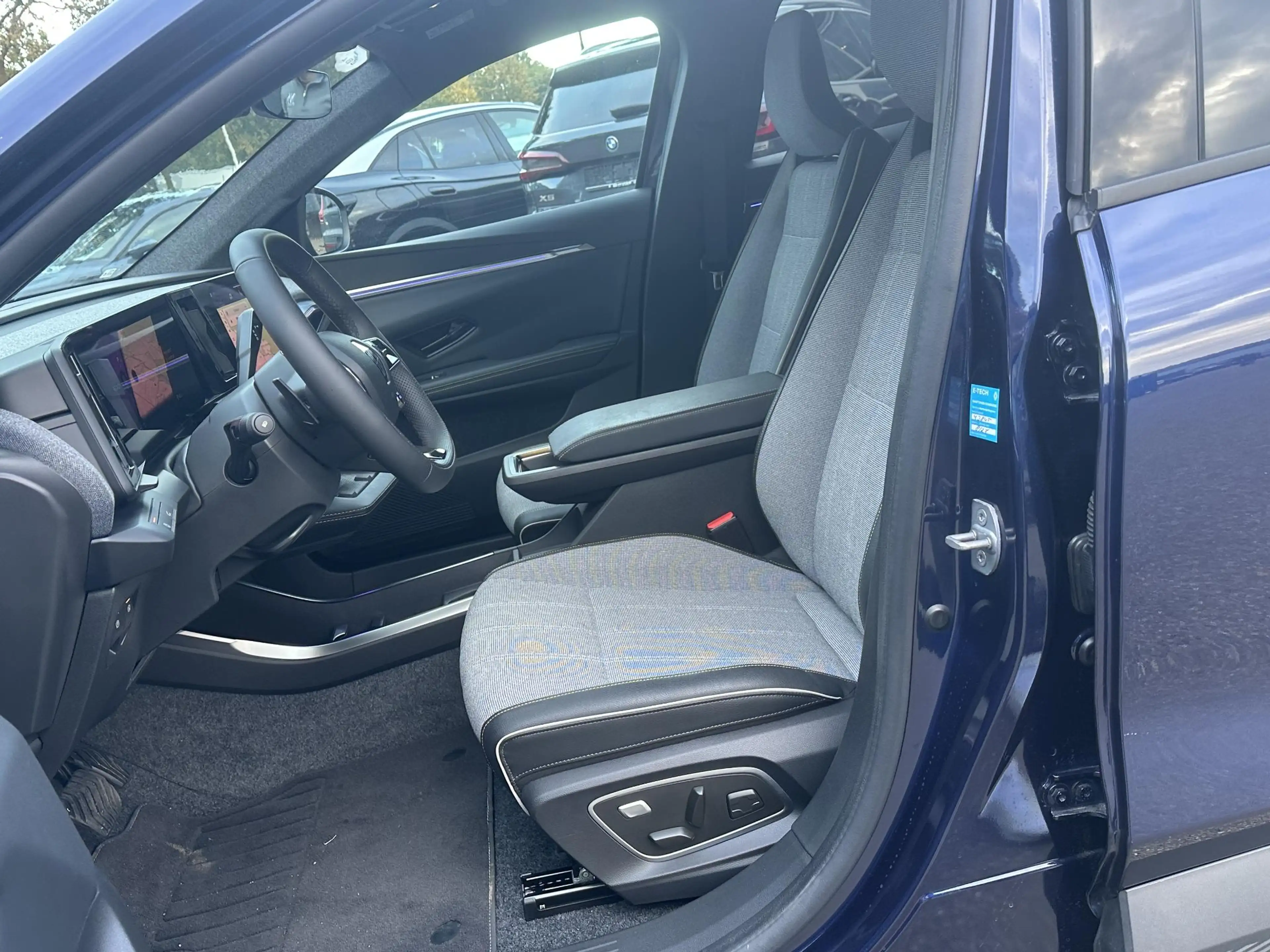 Renault Scenic E-Tech EV87 long range techno SOH 98% | STOEL + ST — photo 6