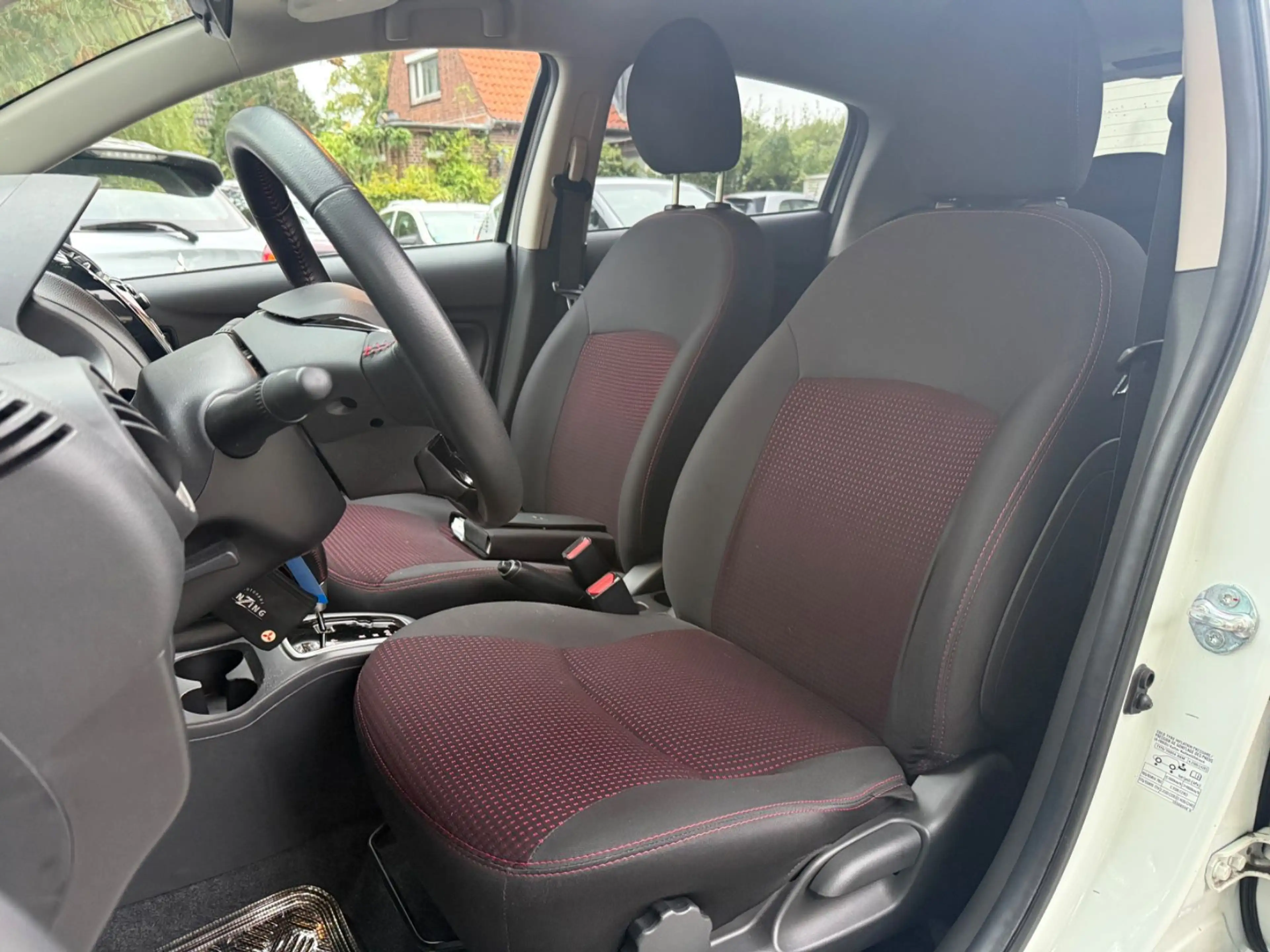 Mitsubishi Space Star Diamant Edition+ AUTOMATIK/GARANTIE — photo 11