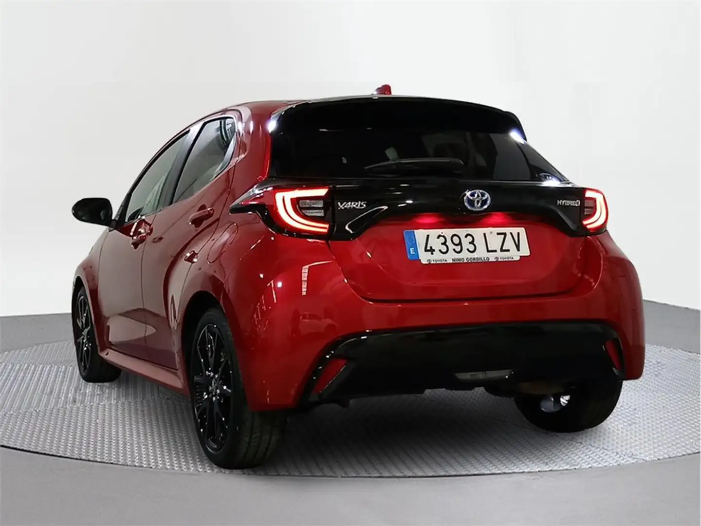 Toyota Yaris 120H 1.5 Style - 2