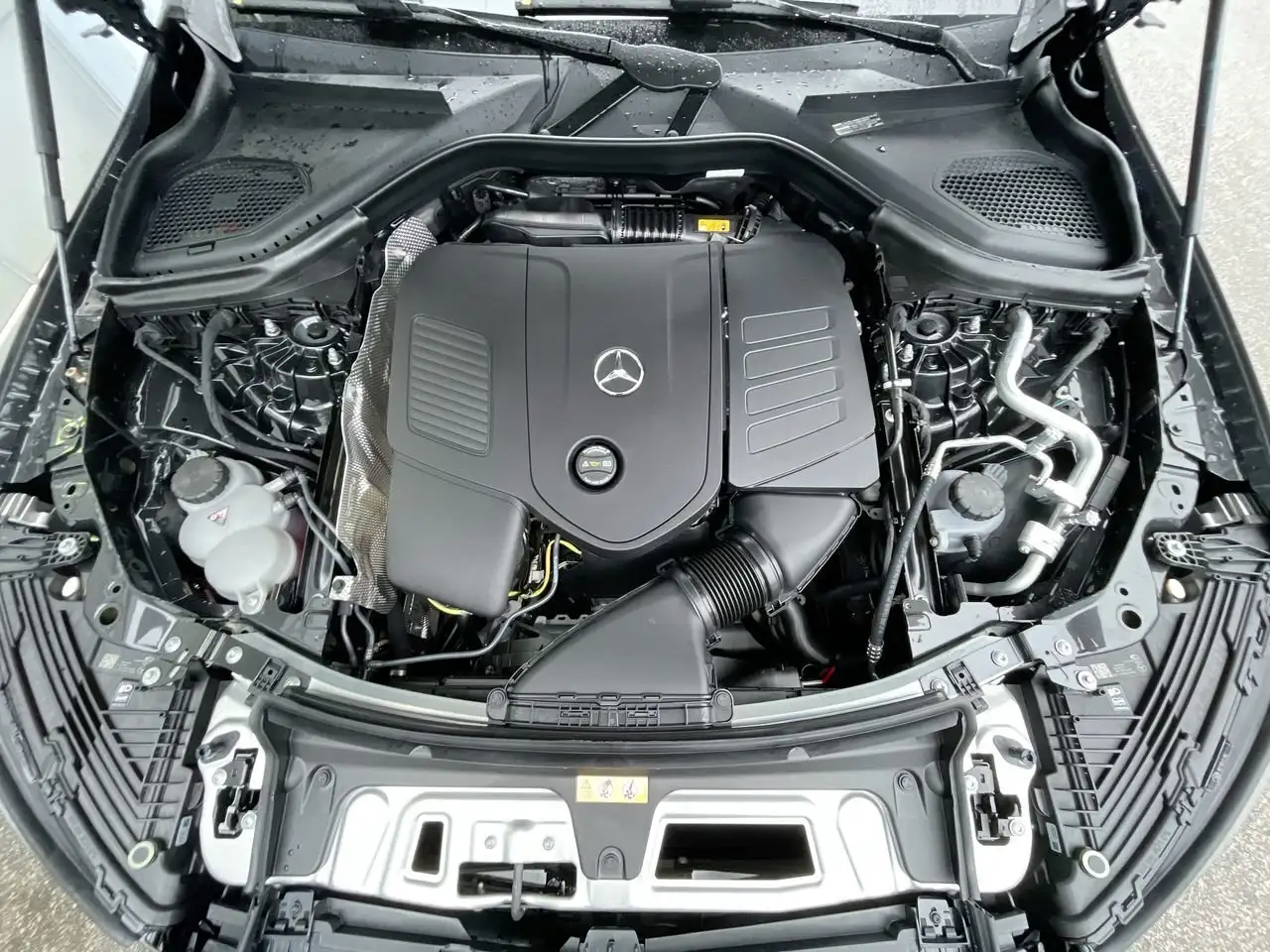 Mercedes-Benz GLC снимка Mercedes-Benz GLC