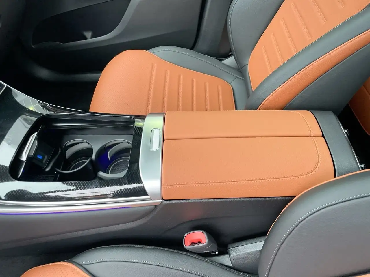 Mercedes-Benz GLC снимка Mercedes-Benz GLC