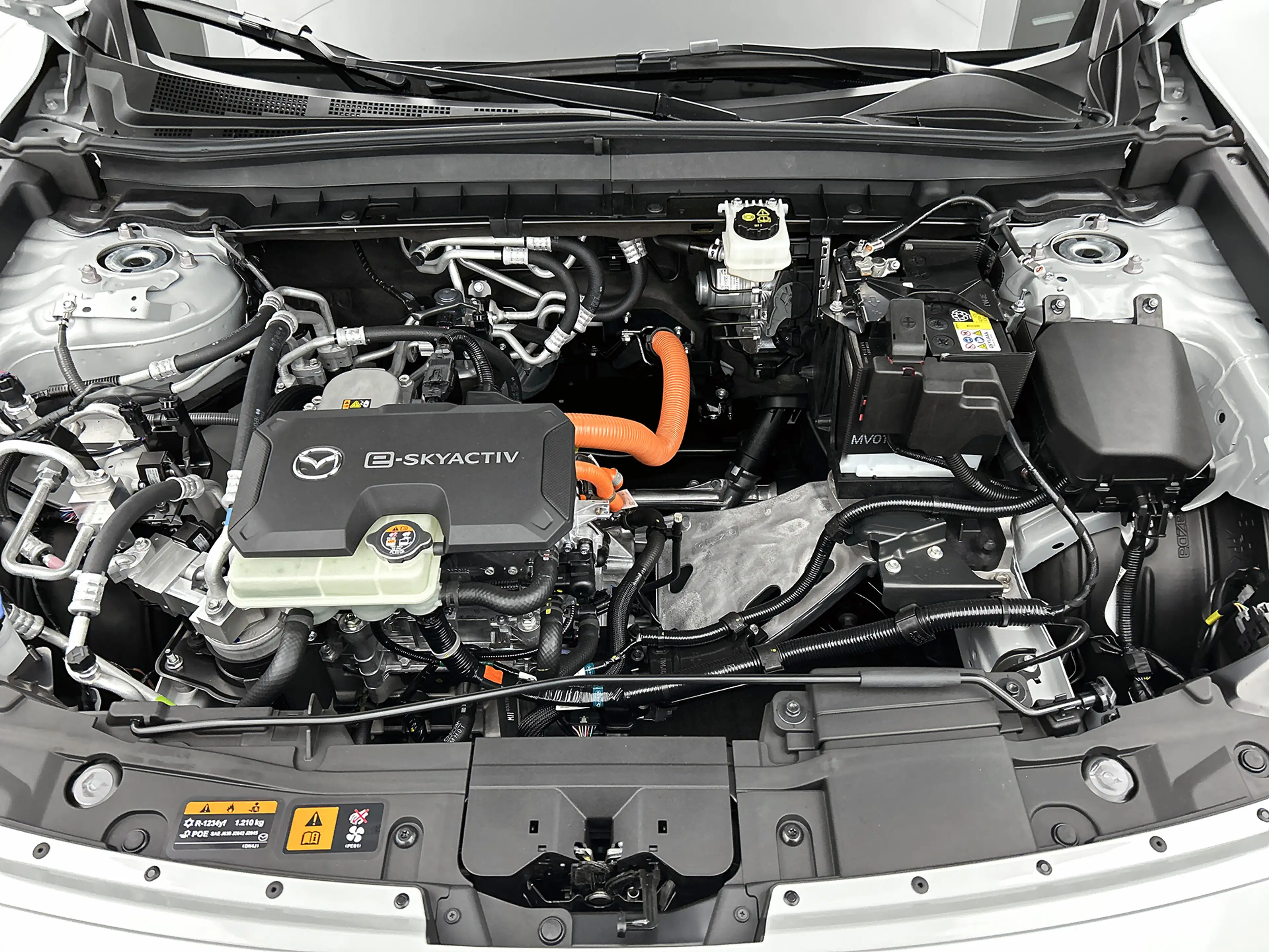 Mazda MX-30 e-SkyActiv EV 145 Exclusive-line 36 kWh — photo 11