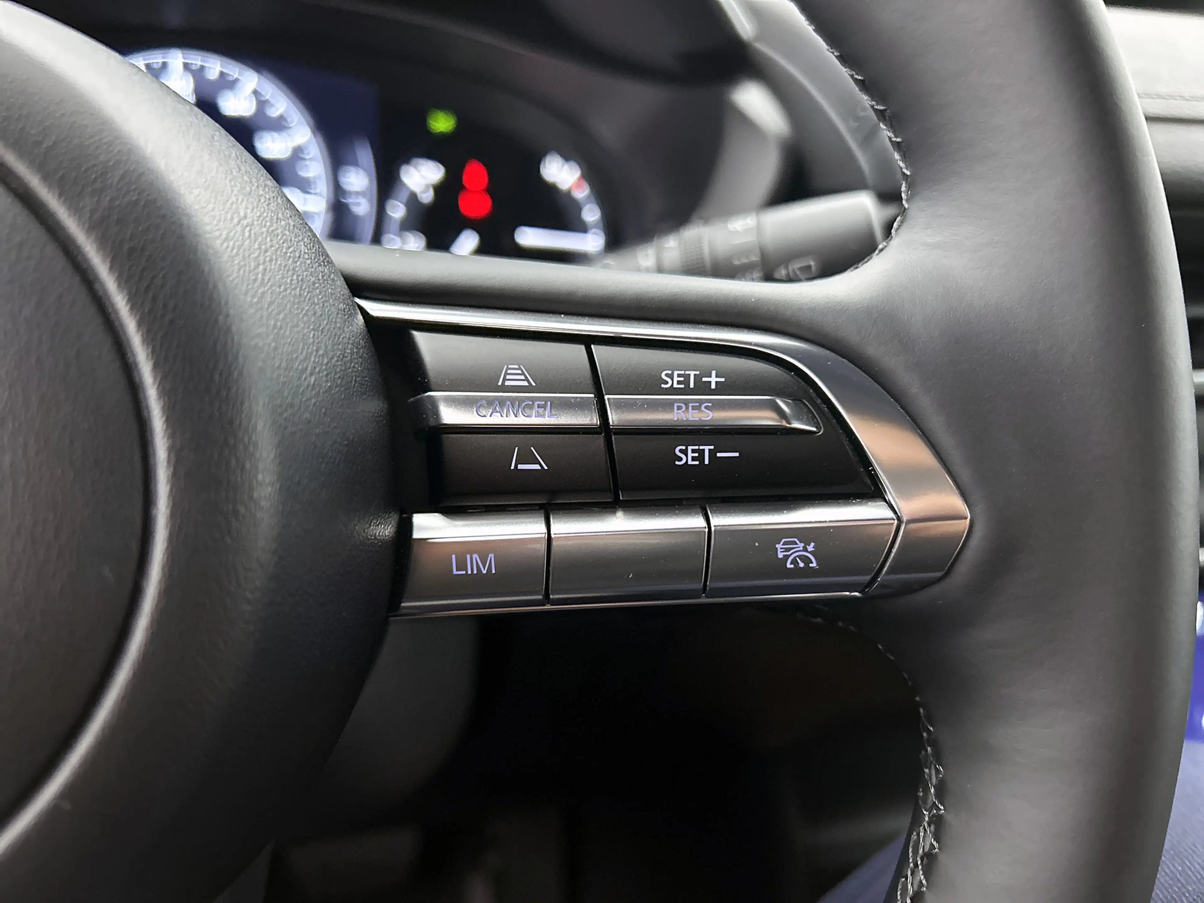 Mazda MX-30 e-SkyActiv EV 145 Exclusive-line 36 kWh — photo 7