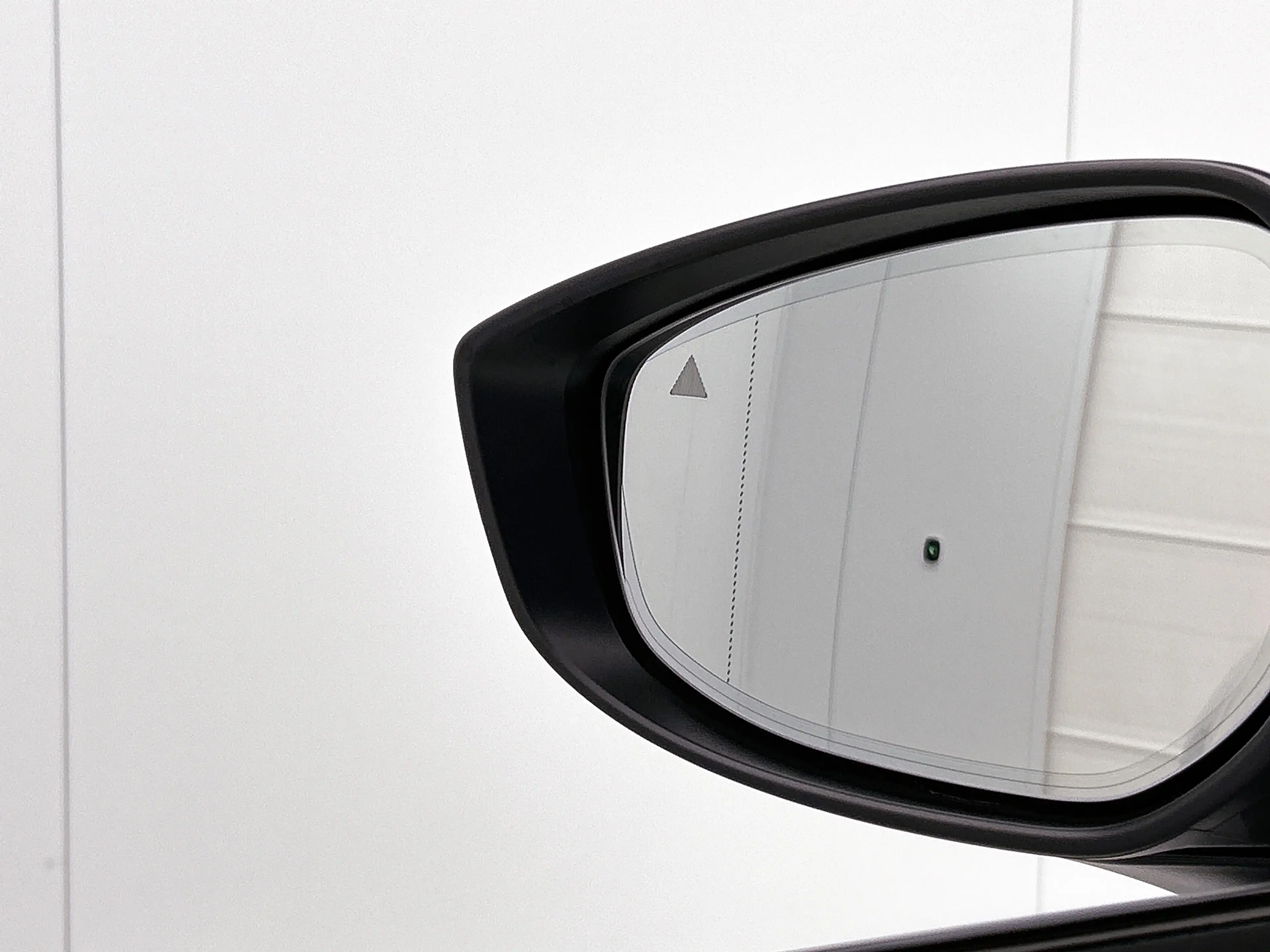 Mazda MX-30 e-SkyActiv EV 145 Exclusive-line 36 kWh — photo 15