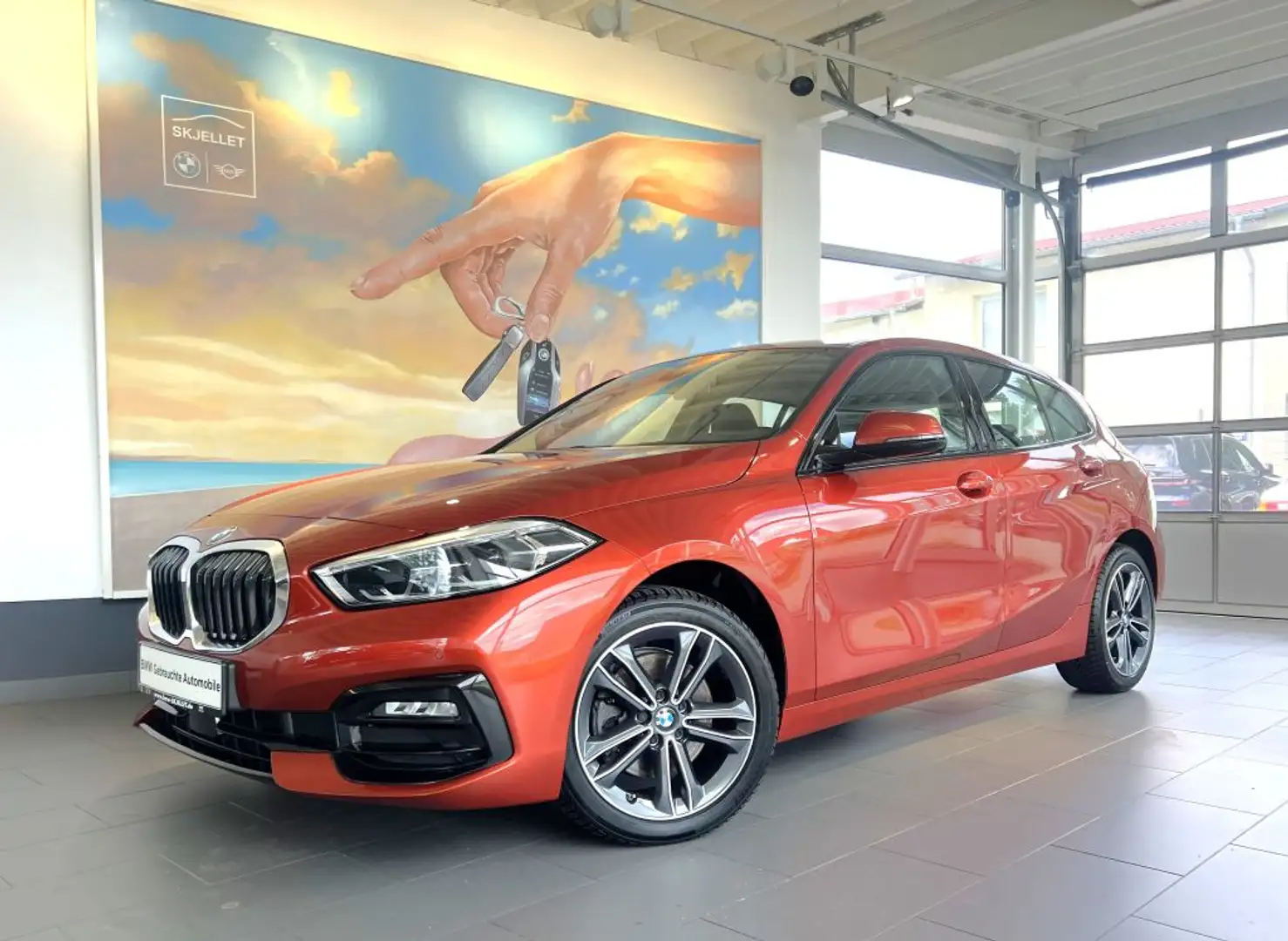BMW 118 i Aut. Sport Line KOM+LED+NAV+DAB+SPUR+AL+TEM Orange - 1