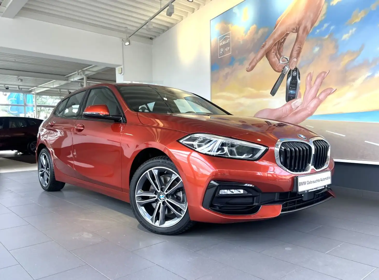 BMW 118 i Aut. Sport Line KOM+LED+NAV+DAB+SPUR+AL+TEM Orange - 2