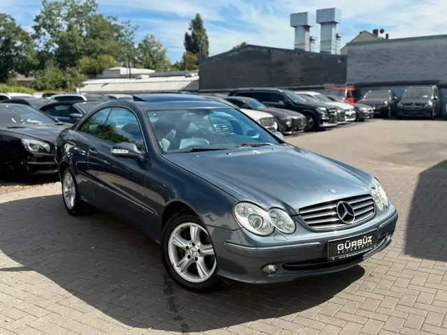 Mercedes-Benz CLK 320 Avantgarde*Leder*Glasdach*PTS