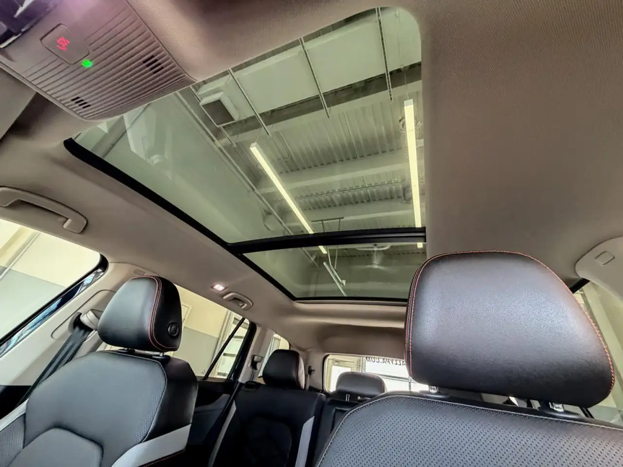 Volkswagen Atlas photo Volkswagen Atlas