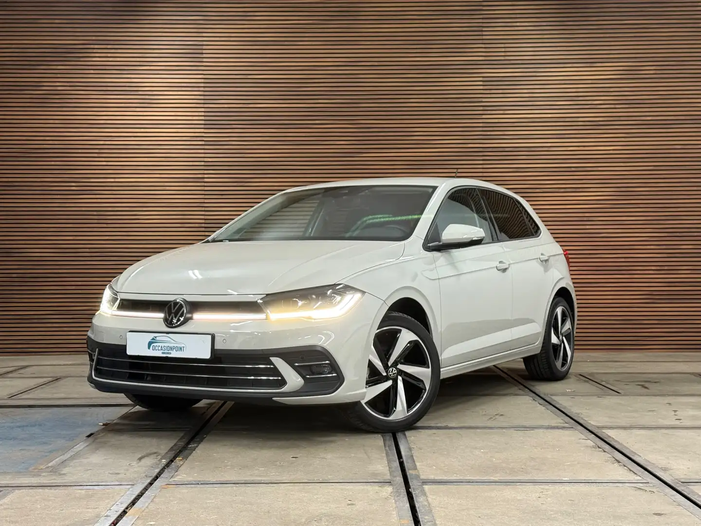 Volkswagen Polo 1.0 TSI Style | IQ.Light | Adaptive Cruise | Navig Beige - 1