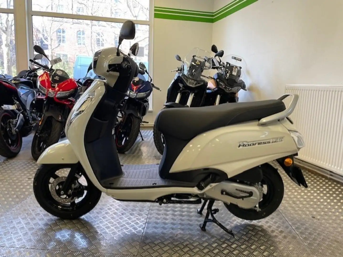 Suzuki Address 125 Blanco - 2