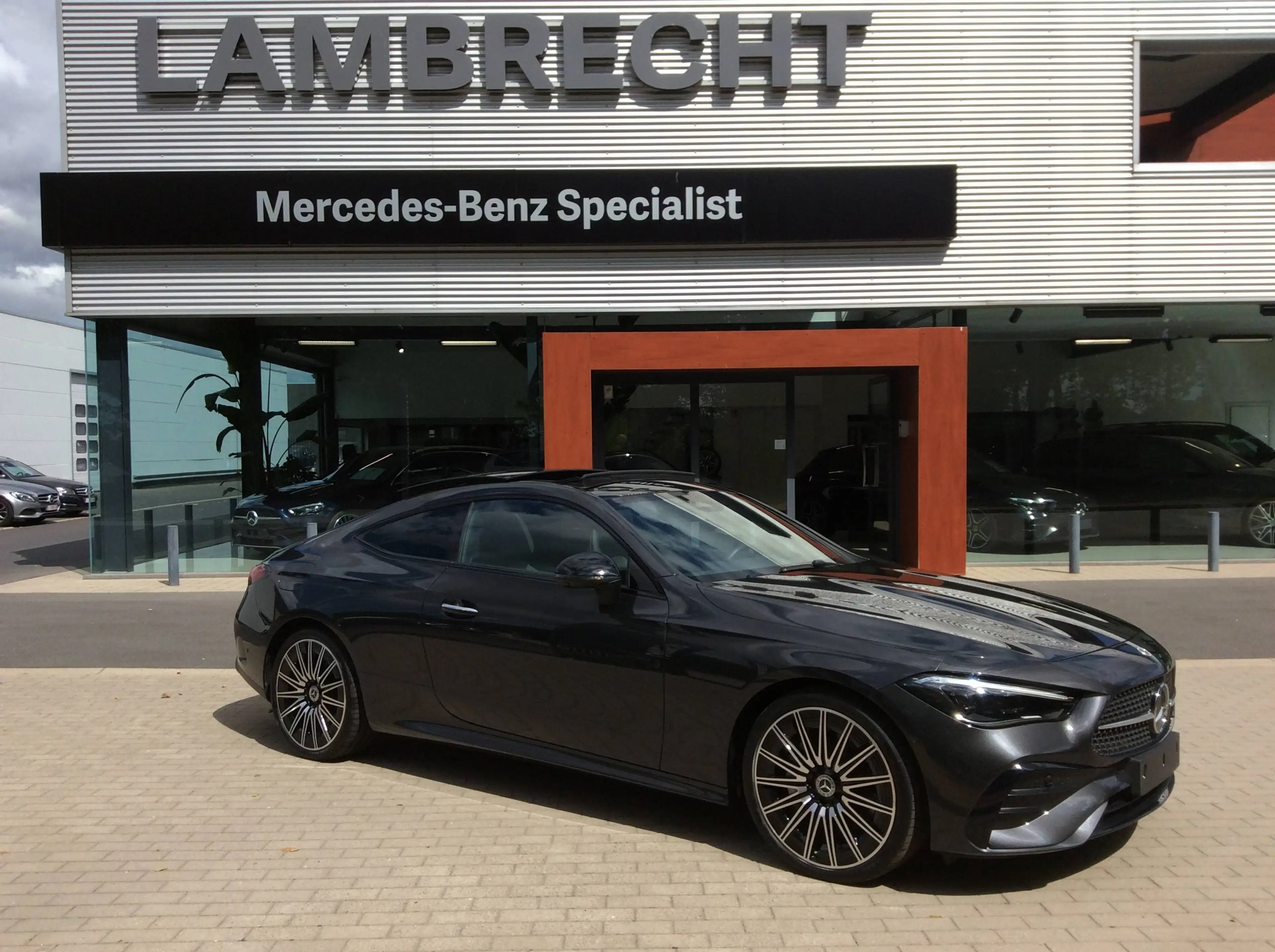 Mercedes-Benz CLE 200 Coupé AMG Line * Pano * 360° camera * Head-up * Apple carplay * Android auto * Distronic