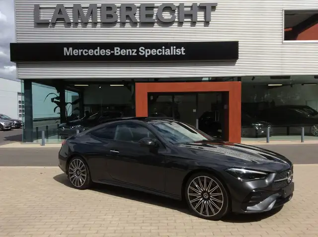 Mercedes-Benz CLE 200 Coupé AMG Line * Pano * 360° camera * Head-up * Apple carplay * Android auto * Distronic