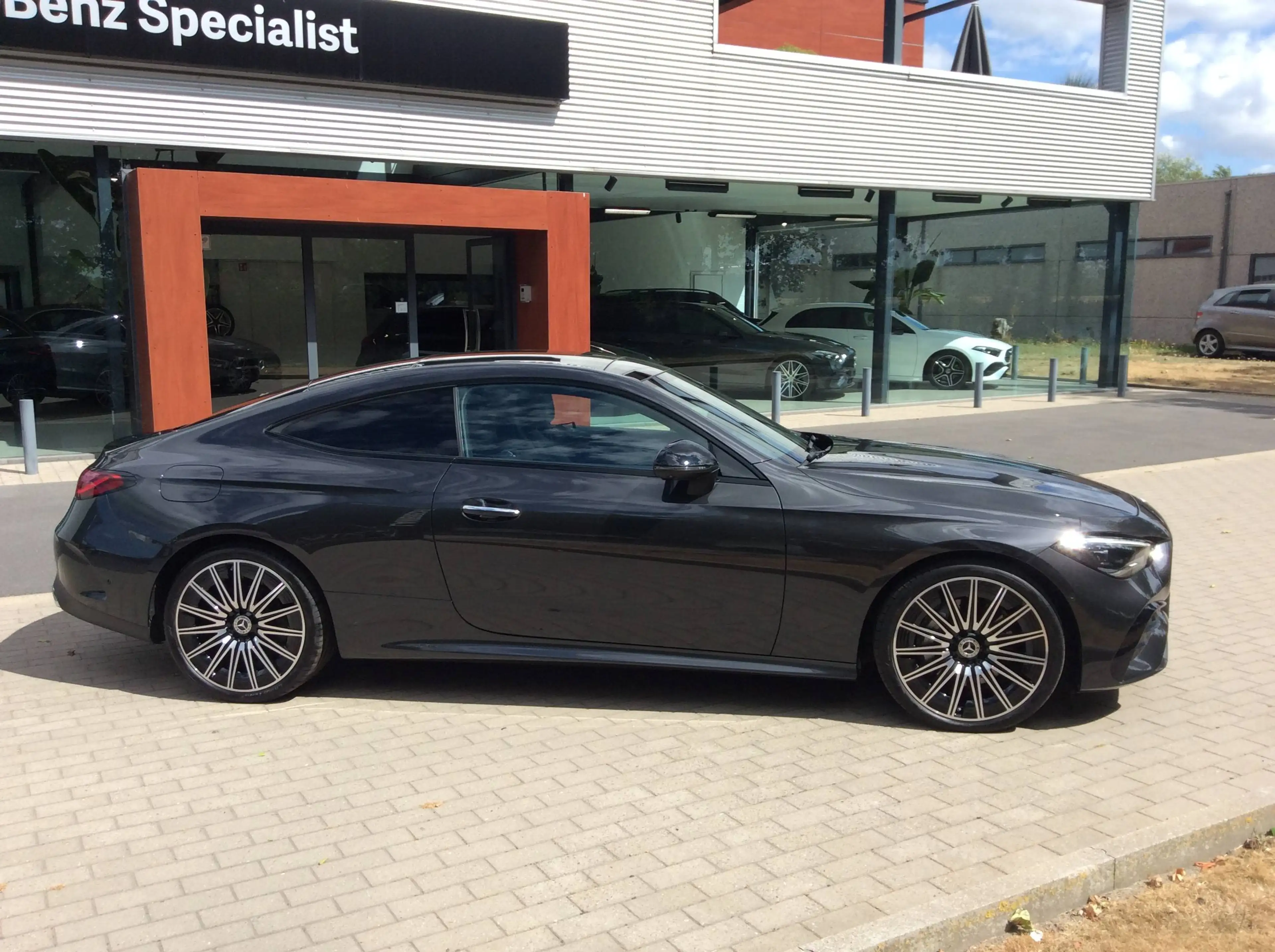 Mercedes-Benz CLE 200 Coupé AMG Line * Pano * 360° camera * Head-up * Apple carplay * Android auto * Distronic — photo 9