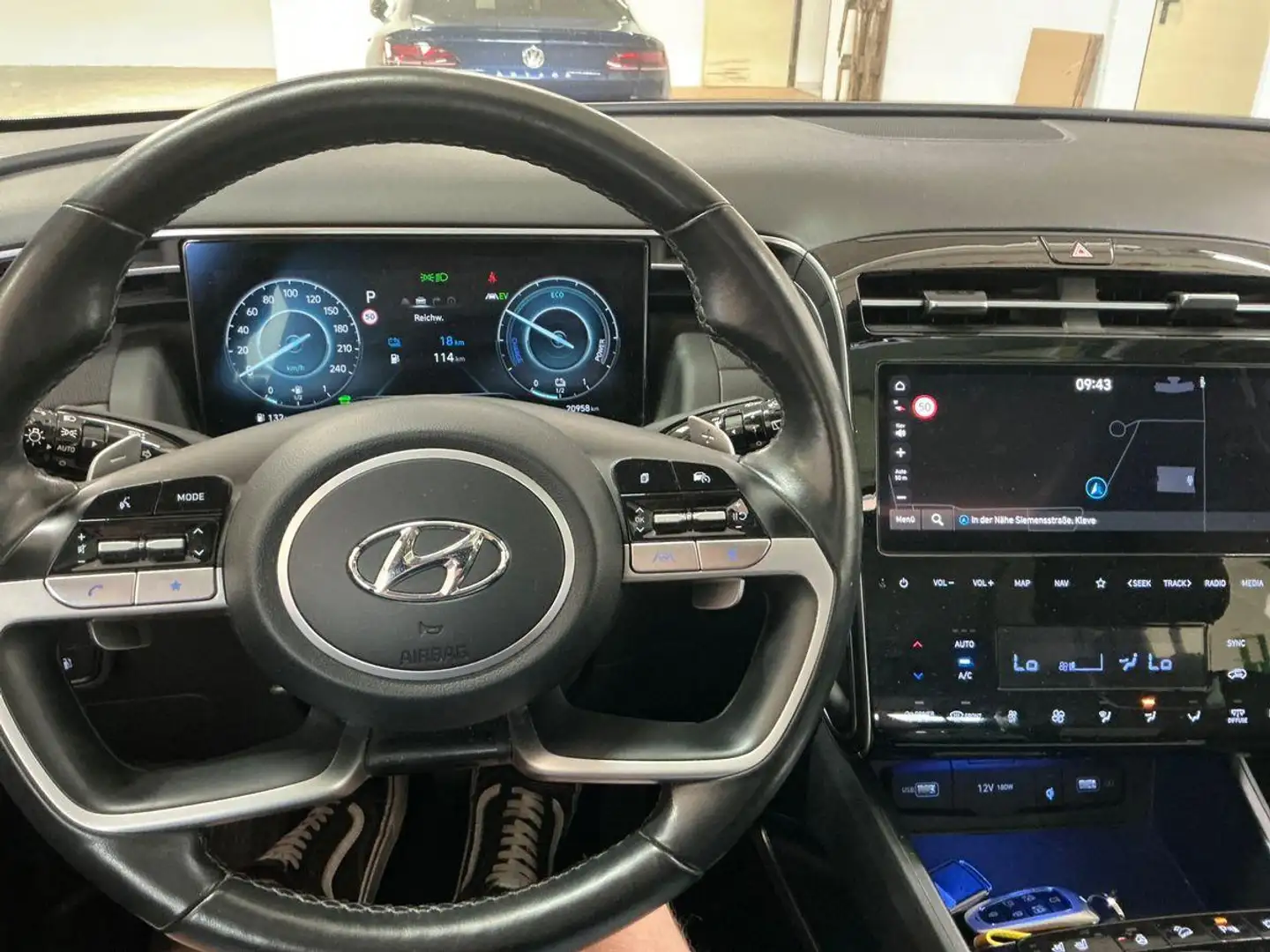 Hyundai TUCSON 1.6 T-GDI PHEV Premium Sky 4WD | NIEUW BINNEN! | P Zwart - 2