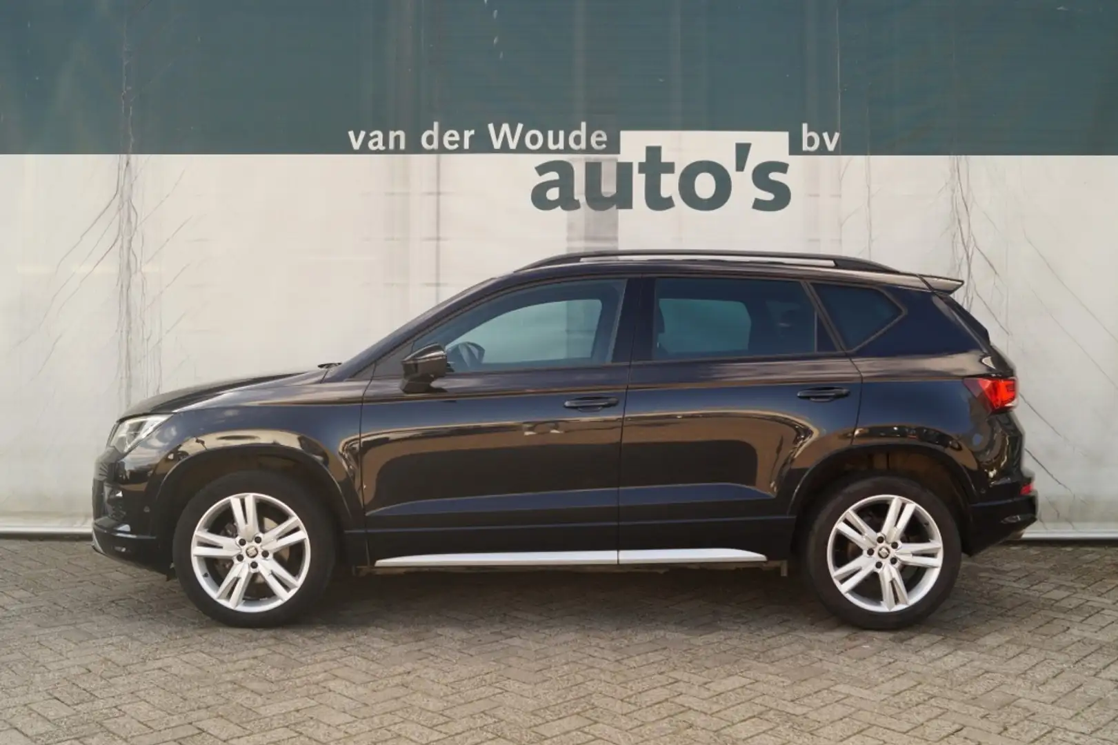 SEAT Ateca 1.5 TSI 150pk FR Business Intense -LED-BEATS-DIGI- Zwart - 1