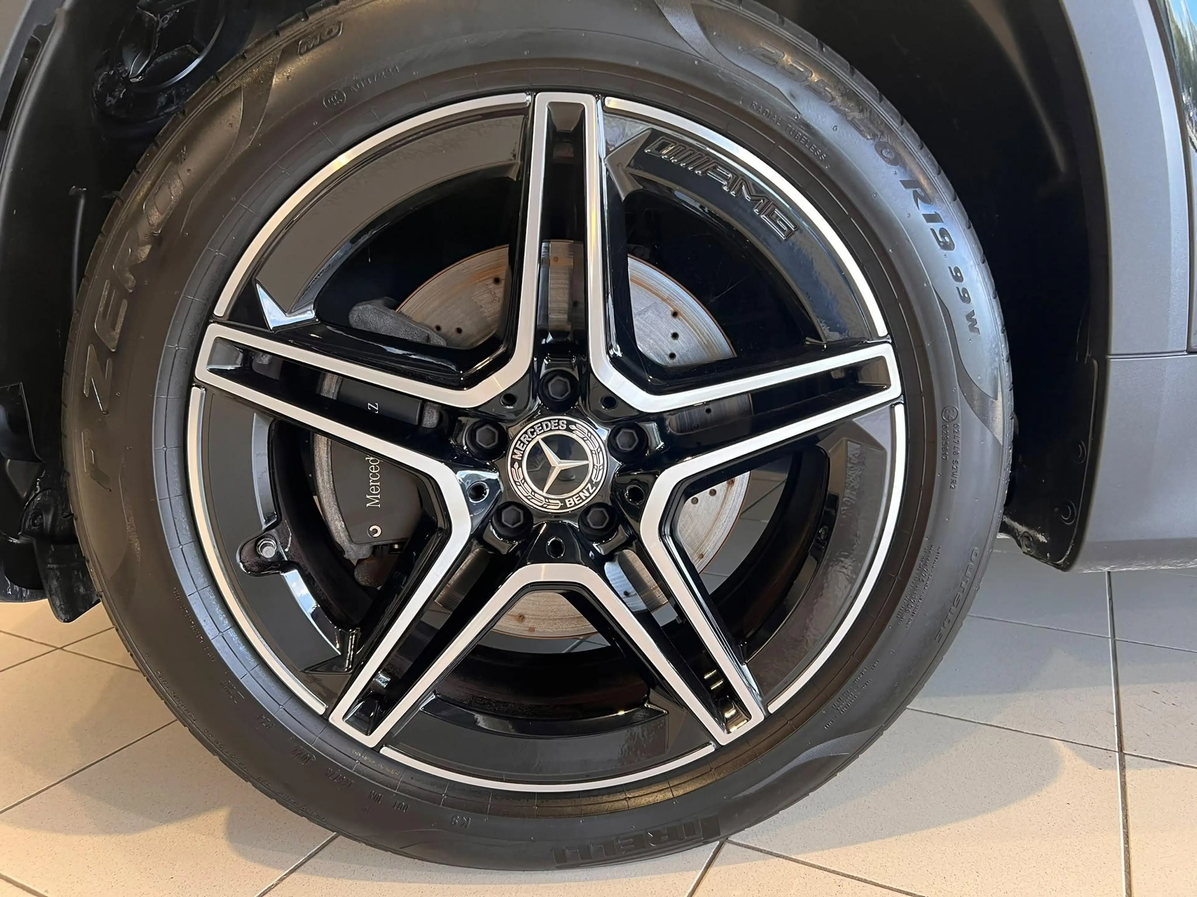 Mercedes-Benz GLB 200 200d AMG Line DOS 9097 — photo 2