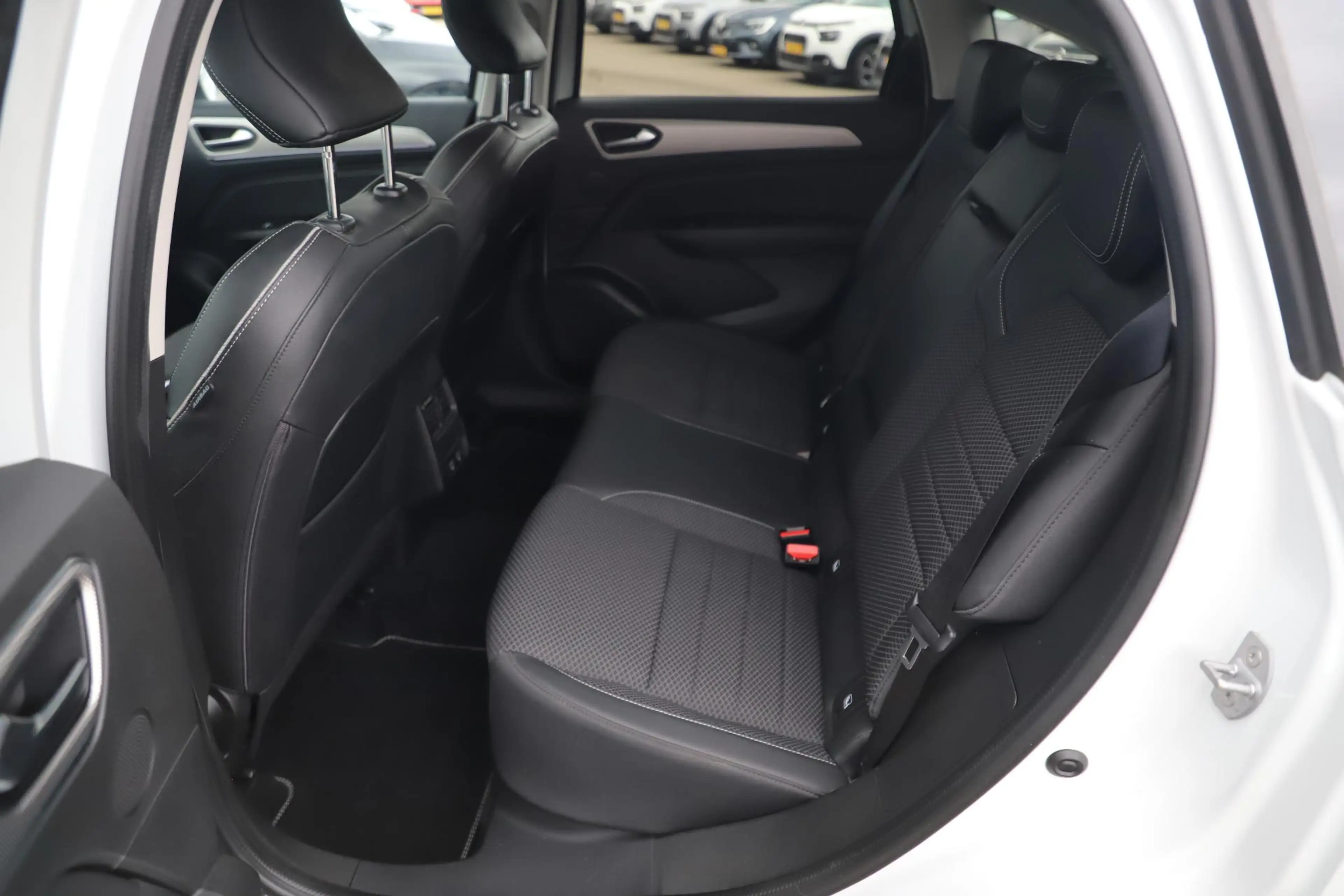 Renault Arkana 1.6 E-Tech Hybrid 145 Intens Automaat Bodykit Lede — photo 7