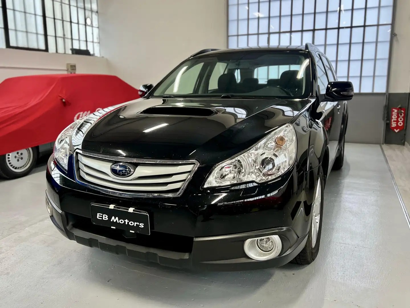 Subaru OUTBACK 2.0D 150cv Trend Limited 6m 4WD Schwarz - 2