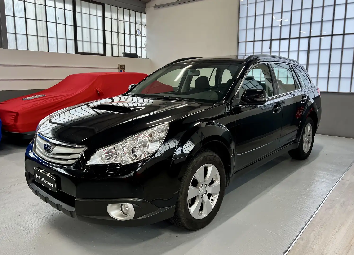 Subaru OUTBACK 2.0D 150cv Trend Limited 6m 4WD Schwarz - 1
