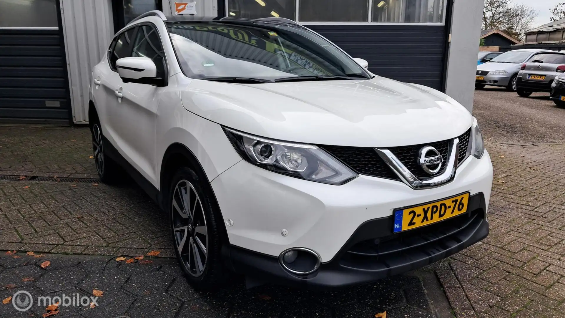 Nissan Qashqai 1.2 Premier Edition Blanc - 2