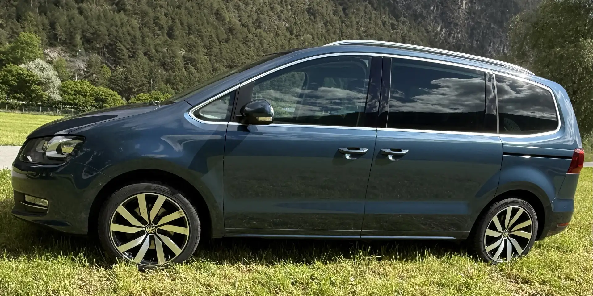 Volkswagen Sharan 2.0 TDI DSG 7 sitz  Highline - 2
