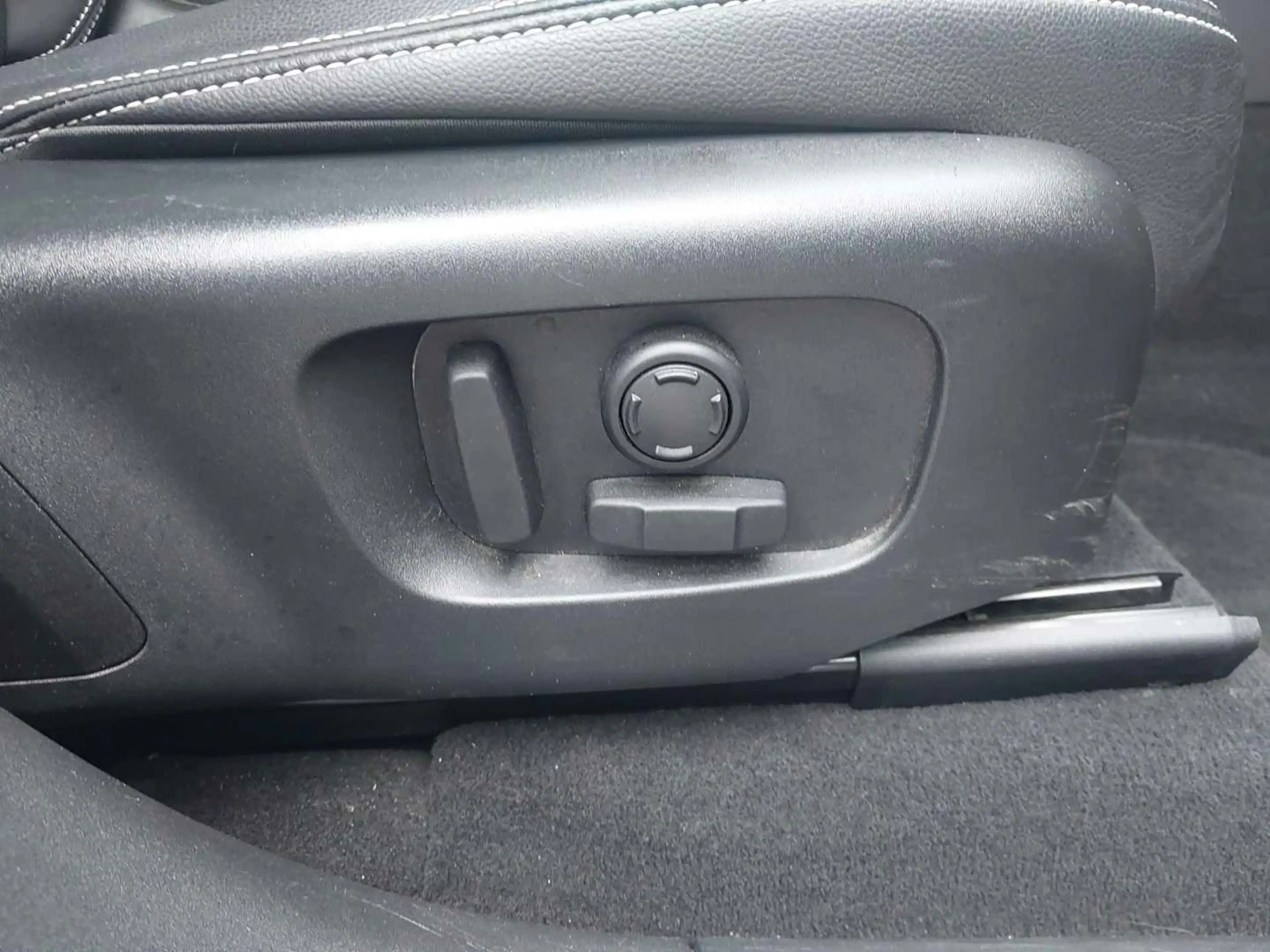 Land Rover Range Rover Velar S 360° LED Navi DAB Leder — photo 15