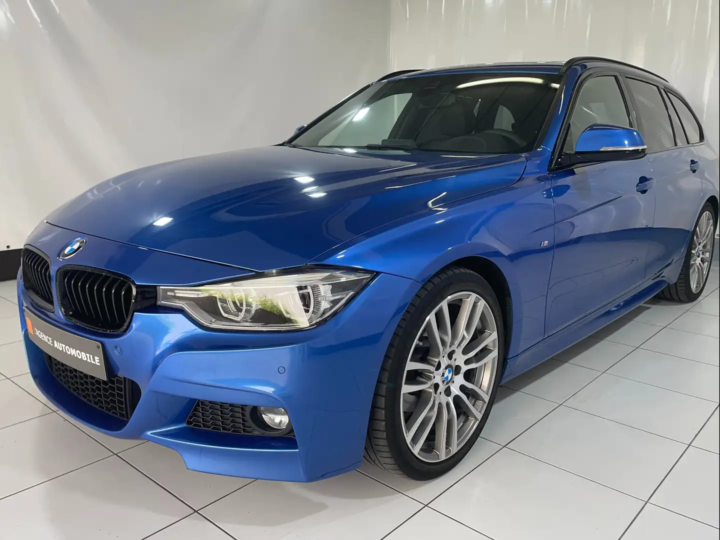 BMW 318 318iA * Pack M * LED * Toit Pano * Cuir Bleu - 2