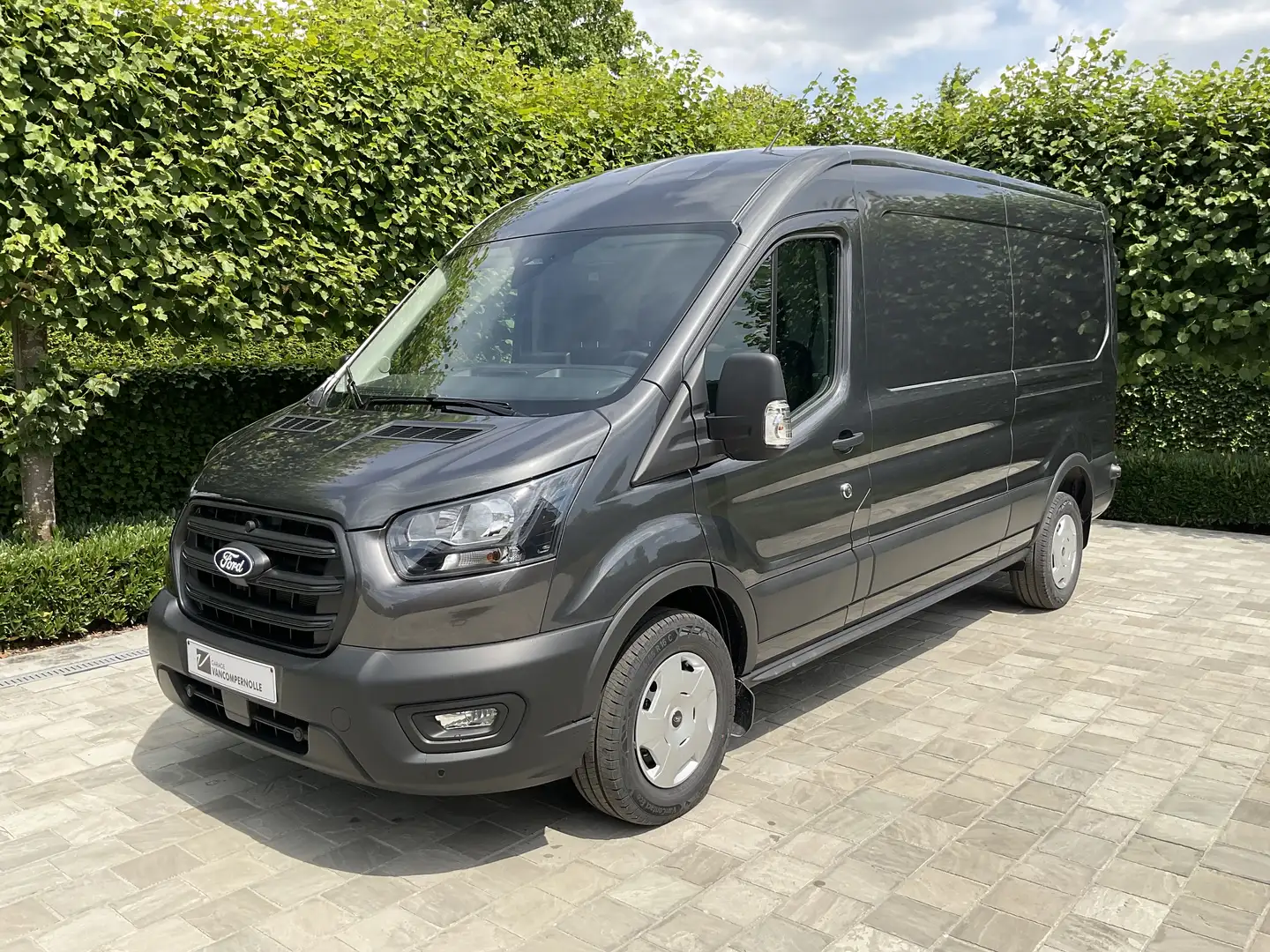 Ford Transit 350 L3H2 TREND  2.0 130 FWD  AUTOMAAT  32800 + btw Gris - 1