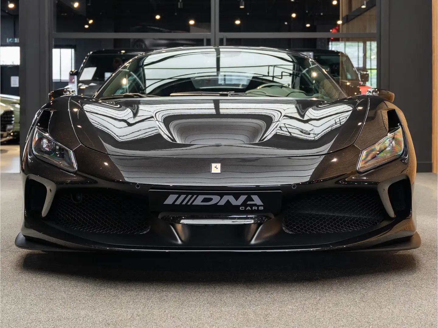 Ferrari F8 Tributo Carbon Seats Tricolor Camera F8 Tributo 3.9 V8 HEL Schwarz - 2