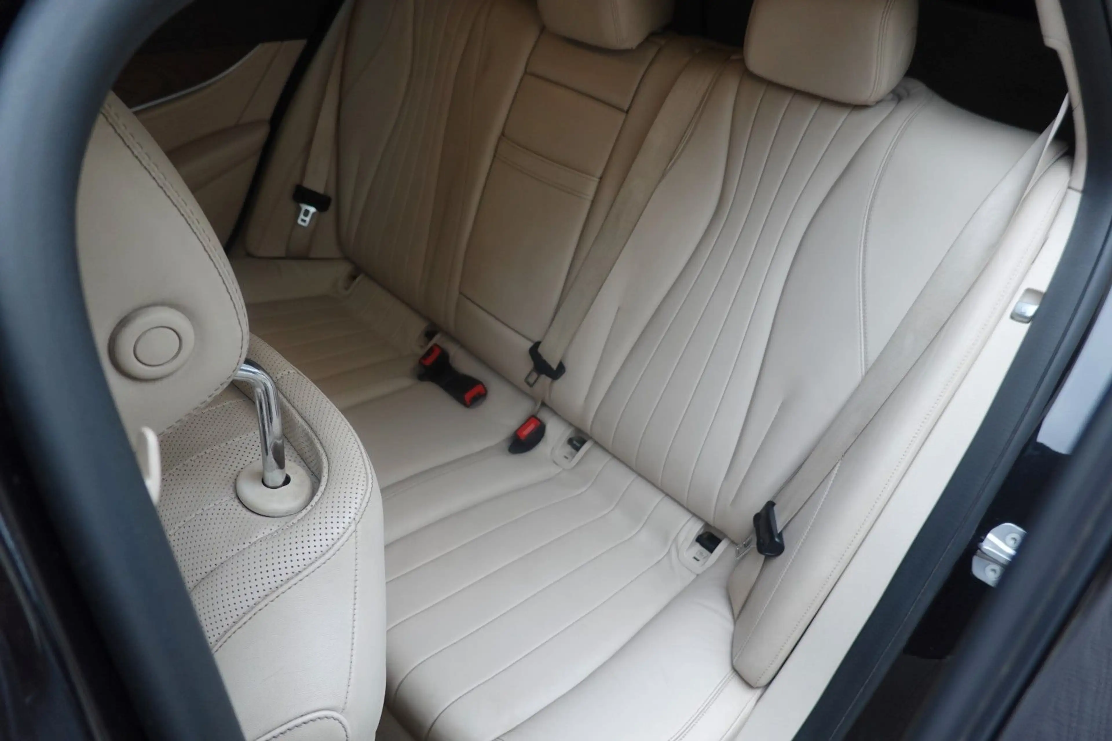 Mercedes-Benz E 350 AMG Massage Softclose Distronic Kamera — photo 10
