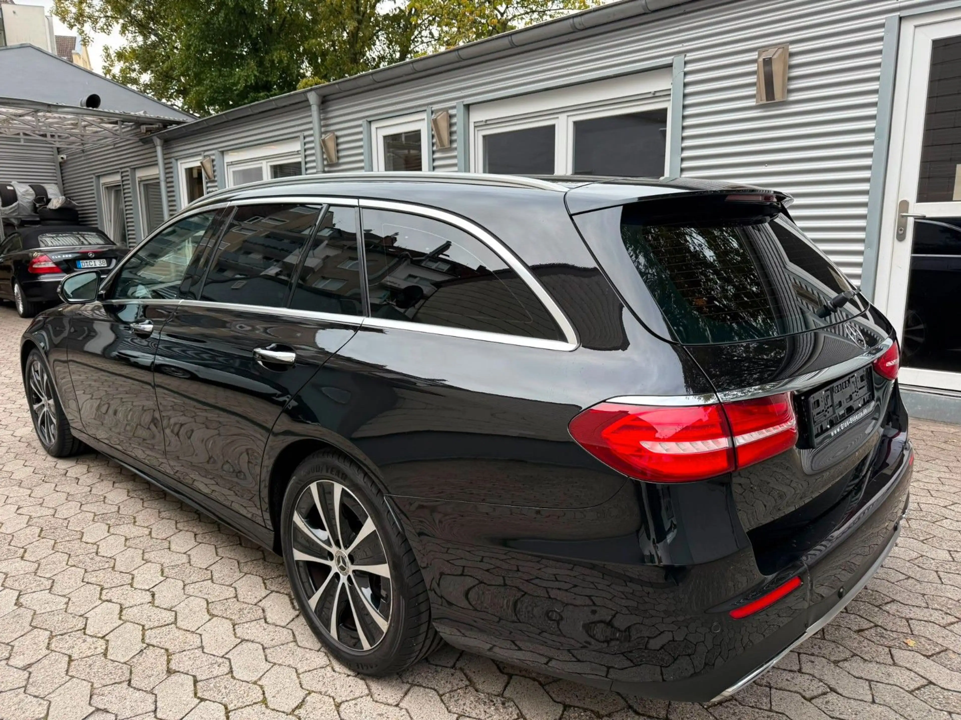 Mercedes-Benz E 350 AMG Massage Softclose Distronic Kamera — photo 7