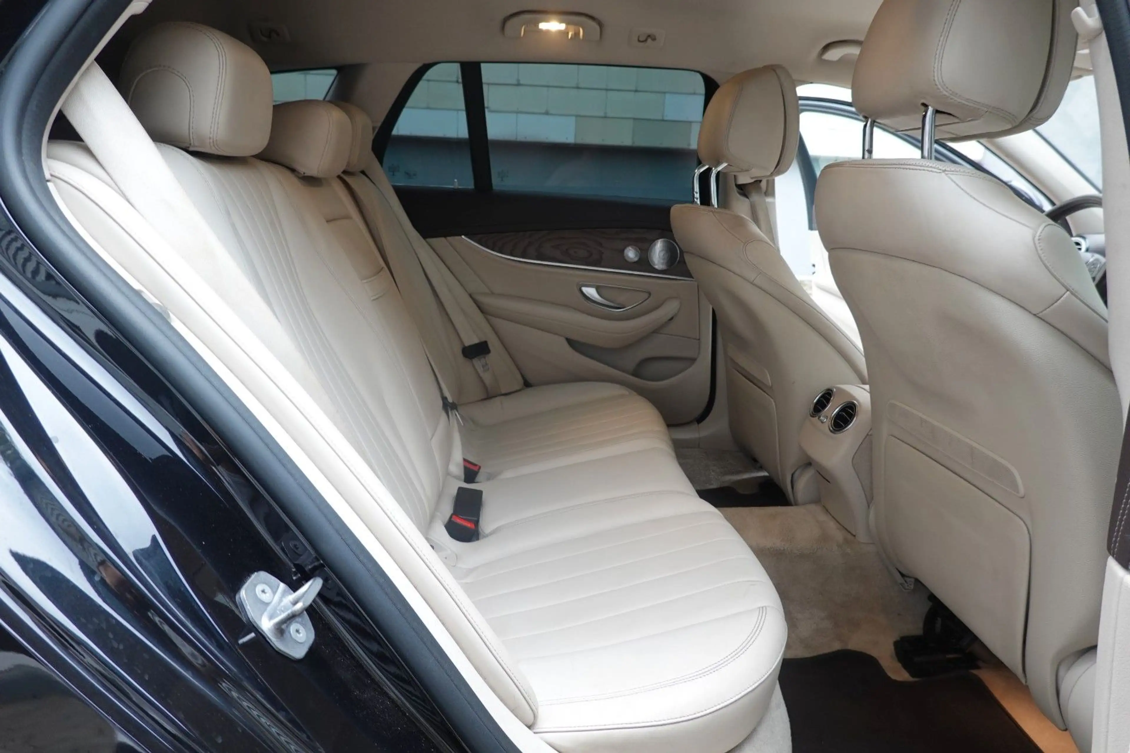 Mercedes-Benz E 350 AMG Massage Softclose Distronic Kamera — photo 13