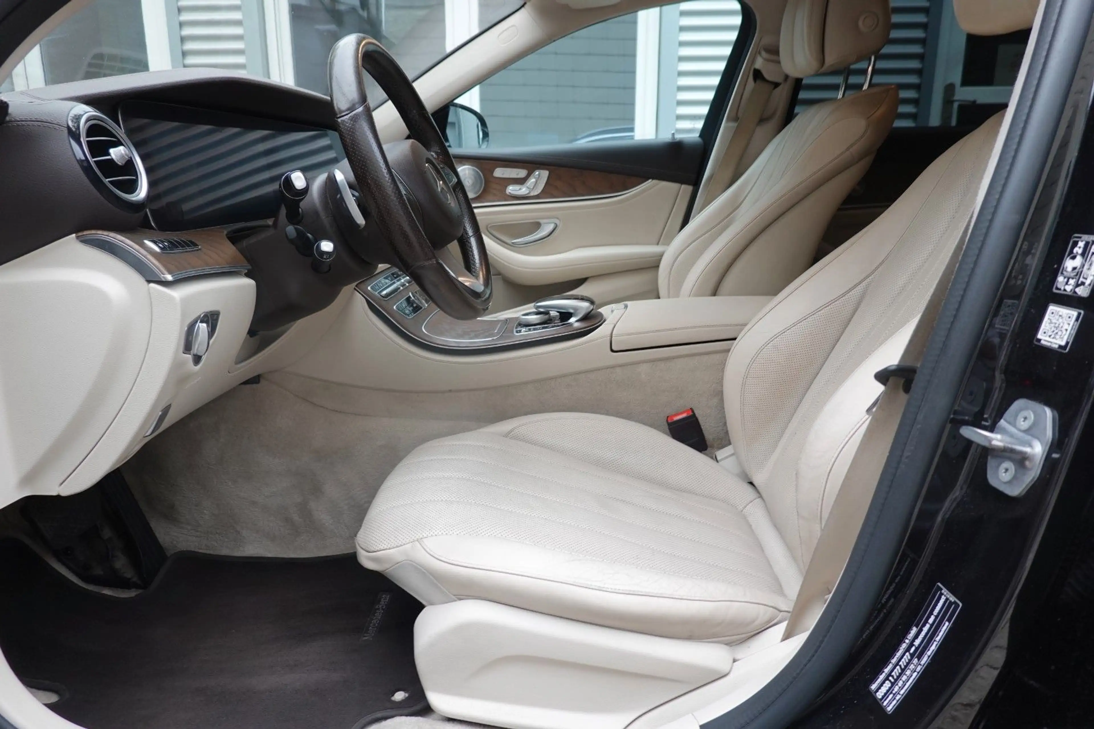 Mercedes-Benz E 350 AMG Massage Softclose Distronic Kamera — photo 9