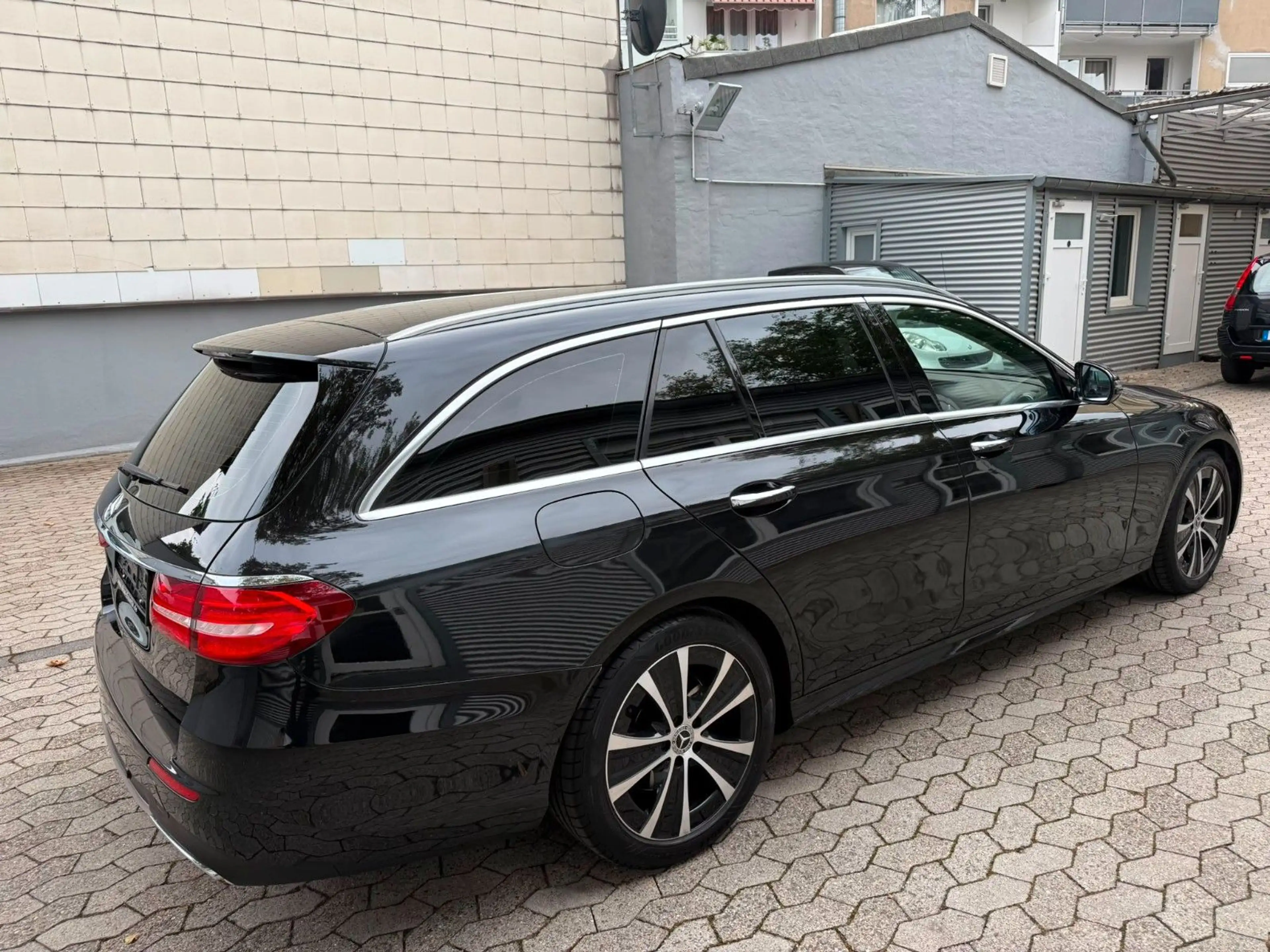 Mercedes-Benz E 350 AMG Massage Softclose Distronic Kamera — photo 4