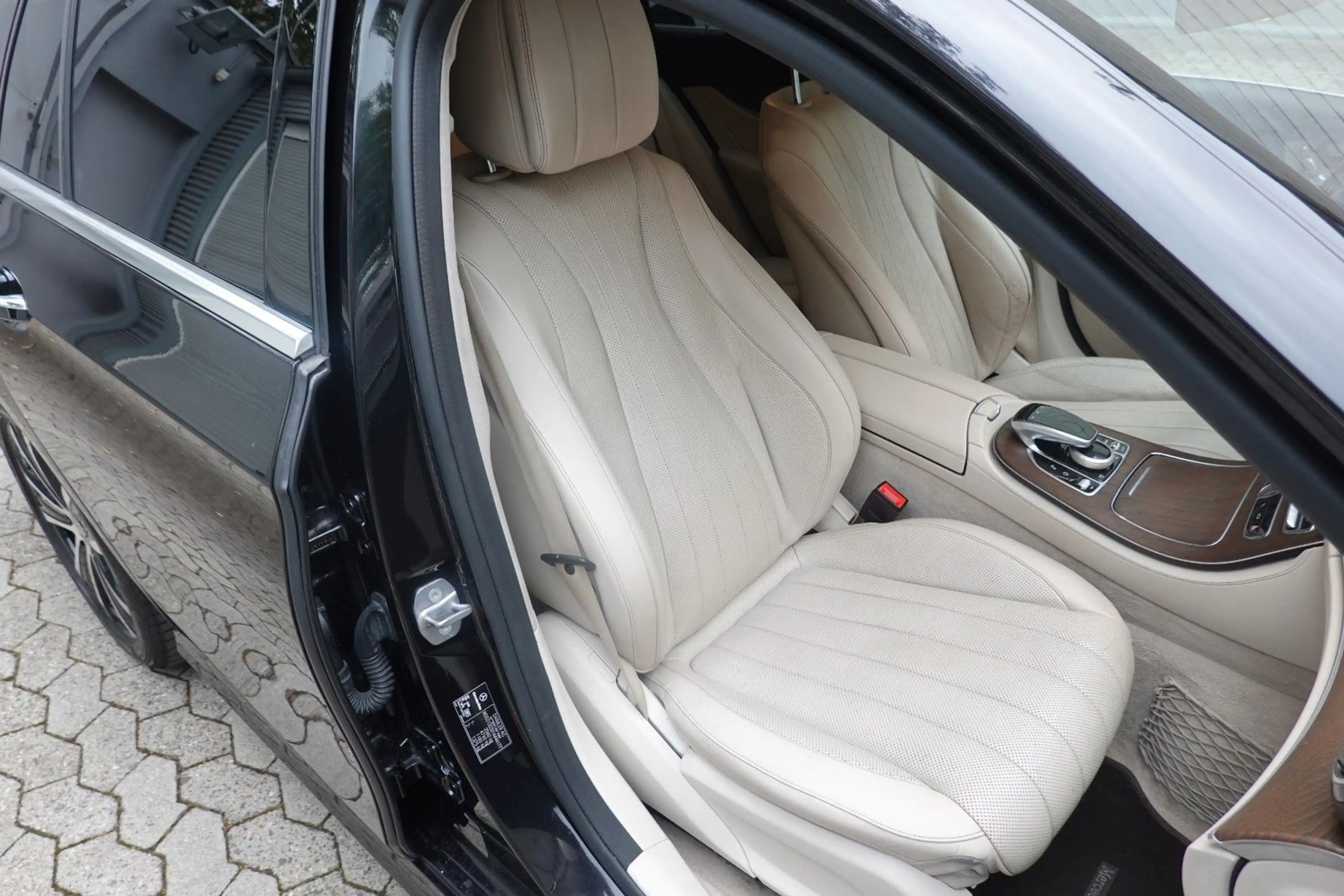Mercedes-Benz E 350 AMG Massage Softclose Distronic Kamera — photo 14