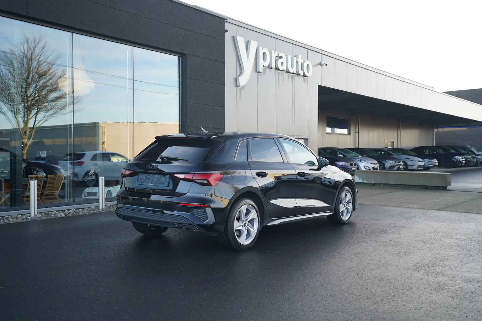 Audi A3 A3 40TFSIe Hybride S-line Blackline ACC DAB Navi Noir - 2